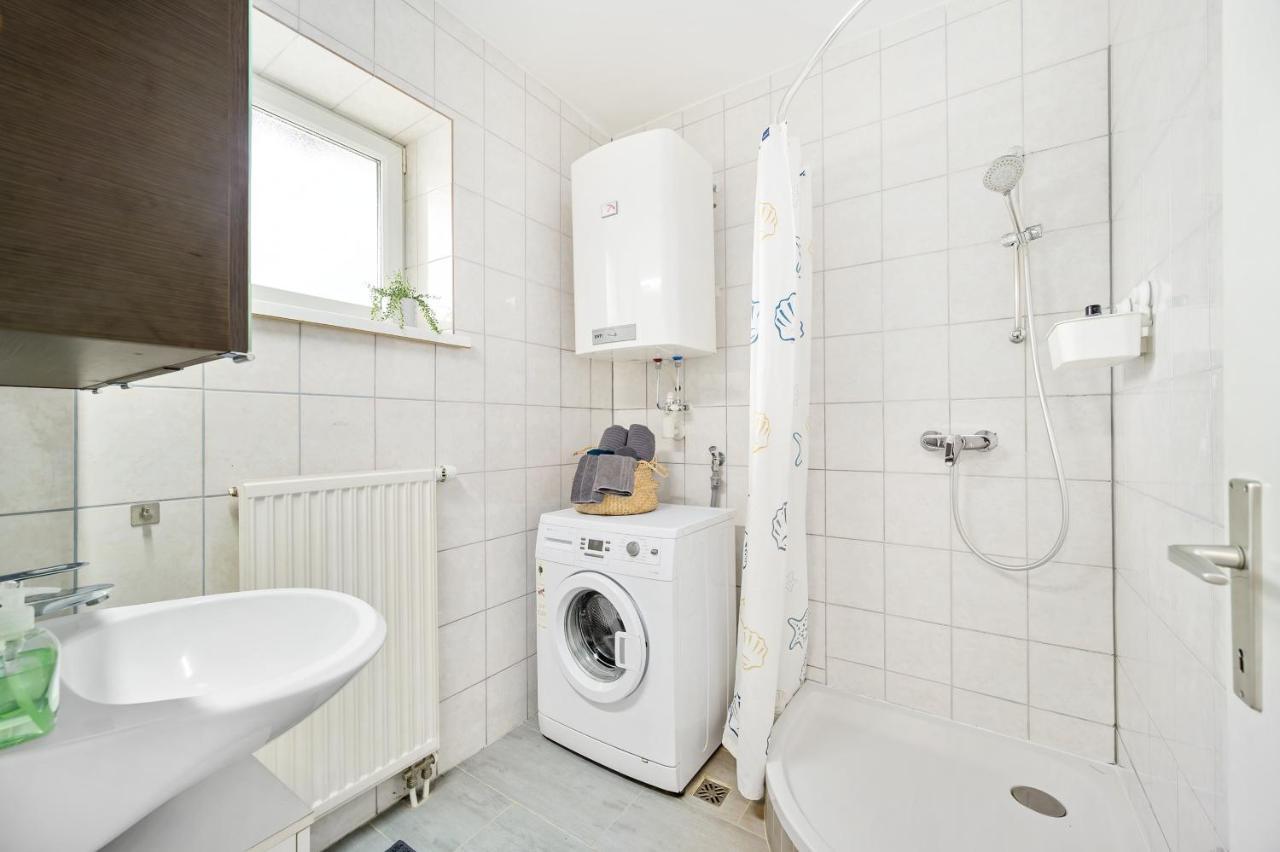 Erholung Pur Nahe Krankenhaus & Uni Mit Parkplatz! Apartment Graz Bagian luar foto